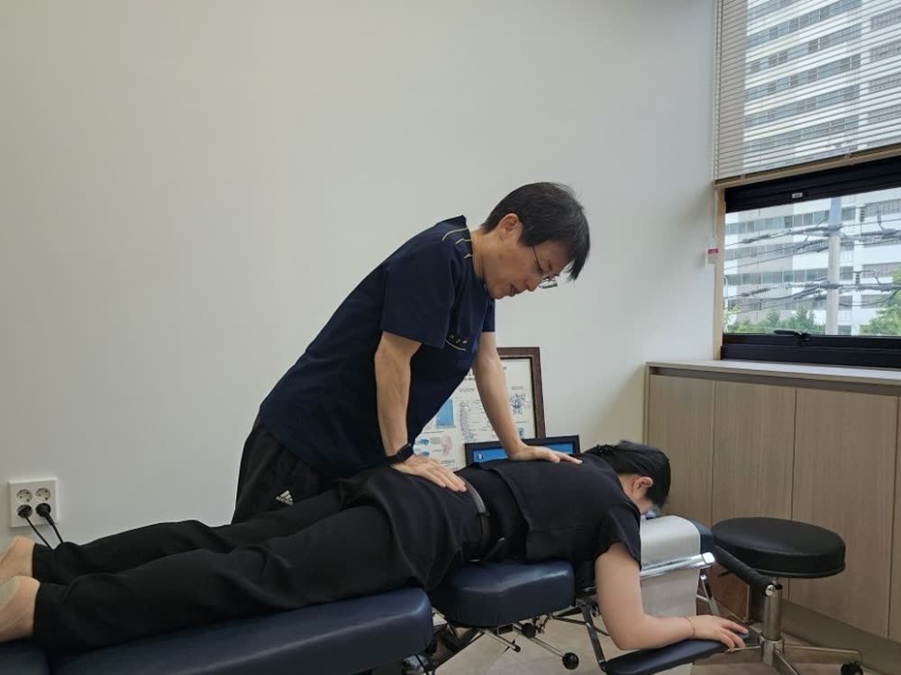 광주 수완지구 청담한의원 원장이 직접 시행하는 추나요법