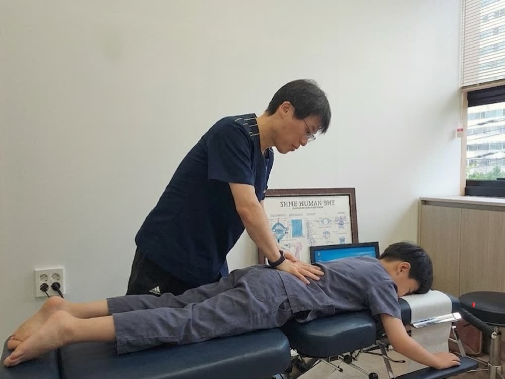 광주 성장클리닉 청담한의원 소아 추나 치료